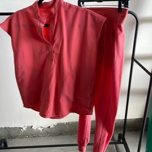 Women’s nursing scrubs